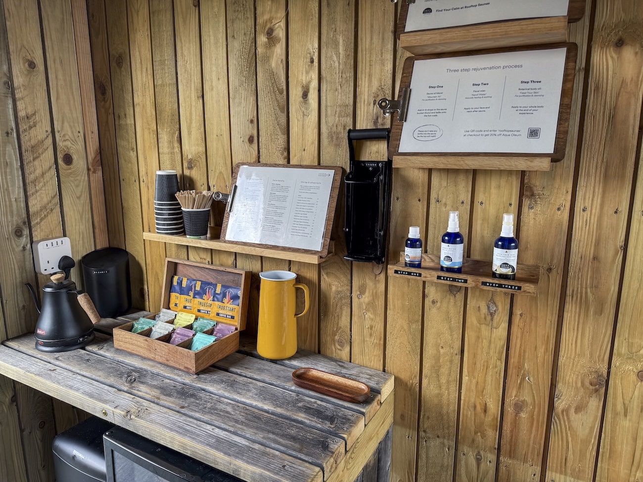 Mini-bar, tea/coffee station and & complimentary aromatherapy